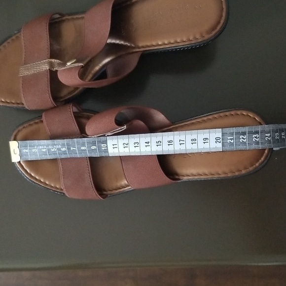 Sandals - Picture 7 of 7